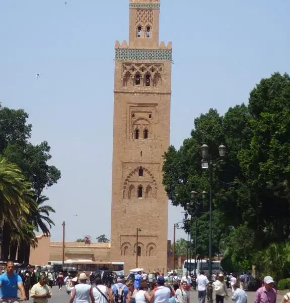 Kelaa M’Gouna la capitale à l’eau de rose. Kelaa M’Gouna la capitale à l’eau de rose.